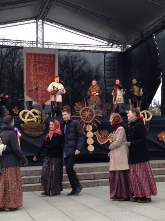 Выступление Аринушки на традиционной ярмарке Св. Казимира