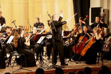 Вильнюсская «Аринушка» с Камерным оркестром РАМ  имени Гнесиных представили «Старую веру» в Москве