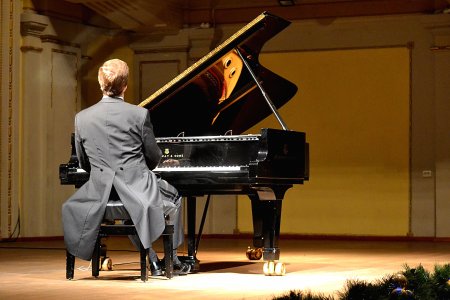 Концерт заслуженого артиста России Николая Луганского (фотрепиано) в Литовской национальной филармонии.