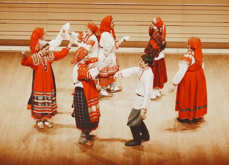 XIV tarptautinis festivalis „POKROVSKIJE KOLOKOLA“ pristato: Maskvos P. Čaikovskio valstybinės konservatorijos folkloro ansamblis
