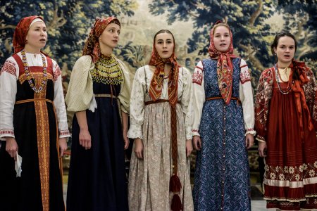 UNIKALIOS TRADICIJOS. Lietuvos ir užsienio šalių folkloro kolektyvų koncertas