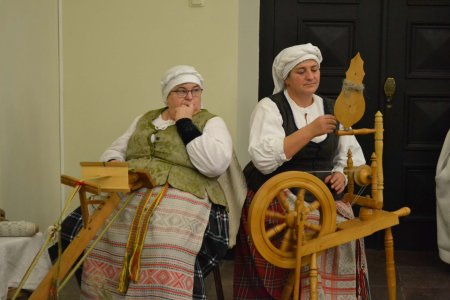 ЯРМАРКА НАРОДНЫХ ПРОМЫСЛОВ | IX ДЕТСКАЯ ФОЛЬКЛОРНАЯ АССАМБЛЕЯ: ТВОРЧЕСКИЕ МАСТЕРСКИЕ «Народные мастера – детям»