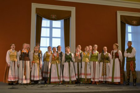 Respublikinio vaikų ir jaunimo liaudies kūrybos atlikėjų konkurso LAUREATŲ KONCERTAS. XII VAIKŲ IR JAUNIMO FOLKLORO ASAMBLĖJA 