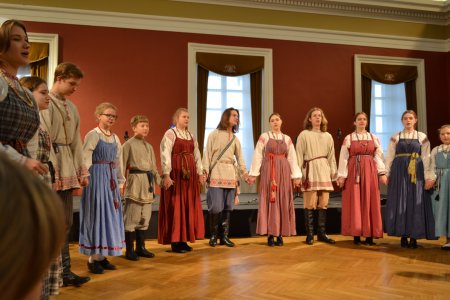 Respublikinio vaikų ir jaunimo liaudies kūrybos atlikėjų konkurso LAUREATŲ KONCERTAS. XII VAIKŲ IR JAUNIMO FOLKLORO ASAMBLĖJA 