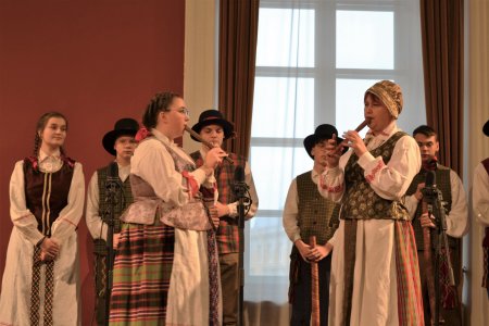 Respublikinio vaikų ir jaunimo liaudies kūrybos atlikėjų konkurso LAUREATŲ KONCERTAS. XII VAIKŲ IR JAUNIMO FOLKLORO ASAMBLĖJA 