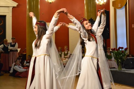 Respublikinio vaikų ir jaunimo liaudies kūrybos atlikėjų konkurso LAUREATŲ KONCERTAS. XII VAIKŲ IR JAUNIMO FOLKLORO ASAMBLĖJA 