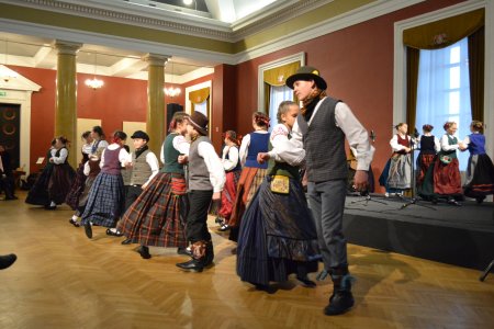 Respublikinio vaikų ir jaunimo liaudies kūrybos atlikėjų konkurso LAUREATŲ KONCERTAS. XII VAIKŲ IR JAUNIMO FOLKLORO ASAMBLĖJA 