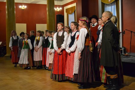 Respublikinio vaikų ir jaunimo liaudies kūrybos atlikėjų konkurso LAUREATŲ KONCERTAS. XII VAIKŲ IR JAUNIMO FOLKLORO ASAMBLĖJA 