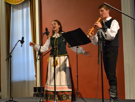 Respublikinio vaikų ir jaunimo liaudies kūrybos atlikėjų konkurso LAUREATŲ KONCERTAS. XII VAIKŲ IR JAUNIMO FOLKLORO ASAMBLĖJA 