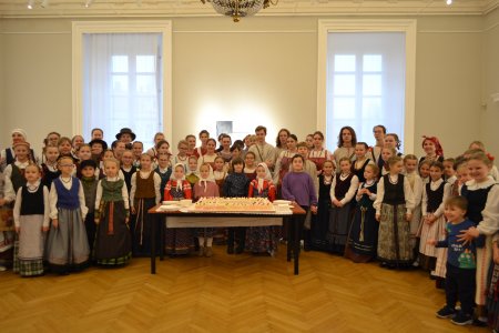 Respublikinio vaikų ir jaunimo liaudies kūrybos atlikėjų konkurso LAUREATŲ KONCERTAS. XII VAIKŲ IR JAUNIMO FOLKLORO ASAMBLĖJA 