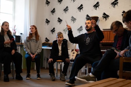 VILNIUJE NUAIDĖJO XV TARPTAUTINĖ VAIKŲ IR JAUNIMO FOLKLORO ASAMBLĖJA – ŠVENTĖ, SUVIENIJUSI TRADICIJAS IR KŪRYBIŠKUMĄ
