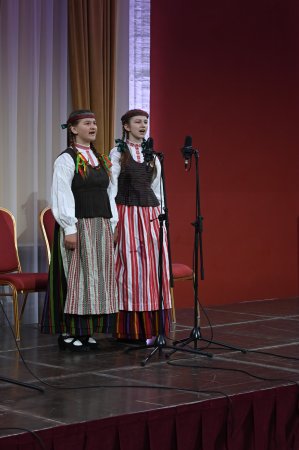 VILNIUJE NUAIDĖJO XV TARPTAUTINĖ VAIKŲ IR JAUNIMO FOLKLORO ASAMBLĖJA – ŠVENTĖ, SUVIENIJUSI TRADICIJAS IR KŪRYBIŠKUMĄ