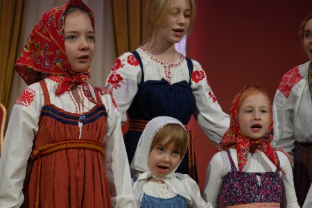 VILNIUJE NUAIDĖJO XV TARPTAUTINĖ VAIKŲ IR JAUNIMO FOLKLORO ASAMBLĖJA – ŠVENTĖ, SUVIENIJUSI TRADICIJAS IR KŪRYBIŠKUMĄ