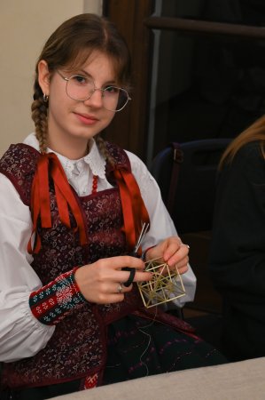 VILNIUJE NUAIDĖJO XV TARPTAUTINĖ VAIKŲ IR JAUNIMO FOLKLORO ASAMBLĖJA – ŠVENTĖ, SUVIENIJUSI TRADICIJAS IR KŪRYBIŠKUMĄ