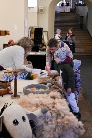VILNIUJE NUAIDĖJO XV TARPTAUTINĖ VAIKŲ IR JAUNIMO FOLKLORO ASAMBLĖJA – ŠVENTĖ, SUVIENIJUSI TRADICIJAS IR KŪRYBIŠKUMĄ