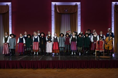 VILNIUJE NUAIDĖJO XV TARPTAUTINĖ VAIKŲ IR JAUNIMO FOLKLORO ASAMBLĖJA – ŠVENTĖ, SUVIENIJUSI TRADICIJAS IR KŪRYBIŠKUMĄ