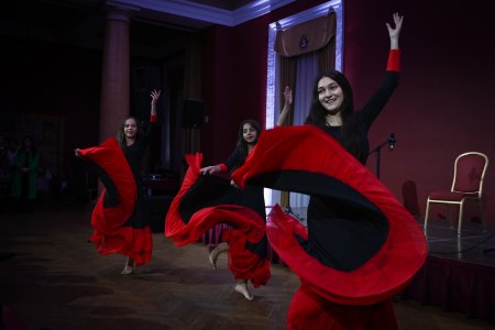 VILNIUJE NUAIDĖJO XV TARPTAUTINĖ VAIKŲ IR JAUNIMO FOLKLORO ASAMBLĖJA – ŠVENTĖ, SUVIENIJUSI TRADICIJAS IR KŪRYBIŠKUMĄ