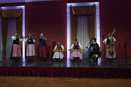 VILNIUJE NUAIDĖJO XV TARPTAUTINĖ VAIKŲ IR JAUNIMO FOLKLORO ASAMBLĖJA – ŠVENTĖ, SUVIENIJUSI TRADICIJAS IR KŪRYBIŠKUMĄ