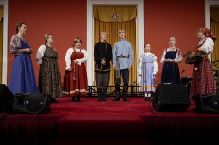 Ansamblis "Arinuška" Vilniaus B.Jonušo muzikos mokyklos koncerte Vilniaus Rotušėje